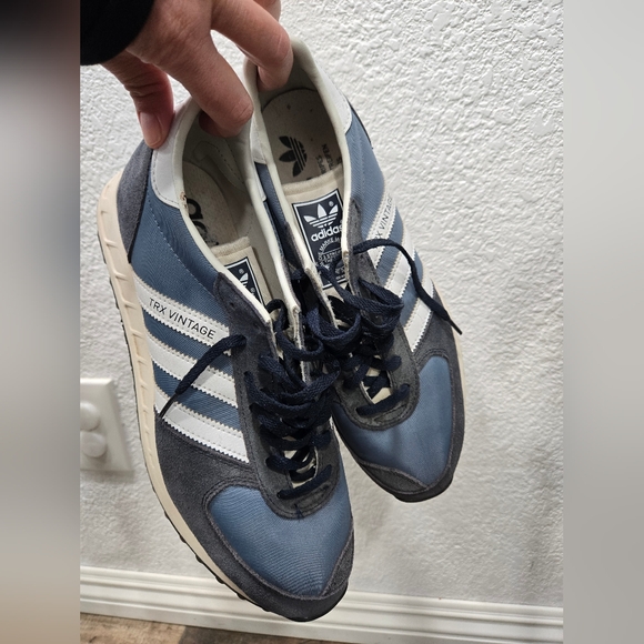 Adidas - Picture 2 of 7